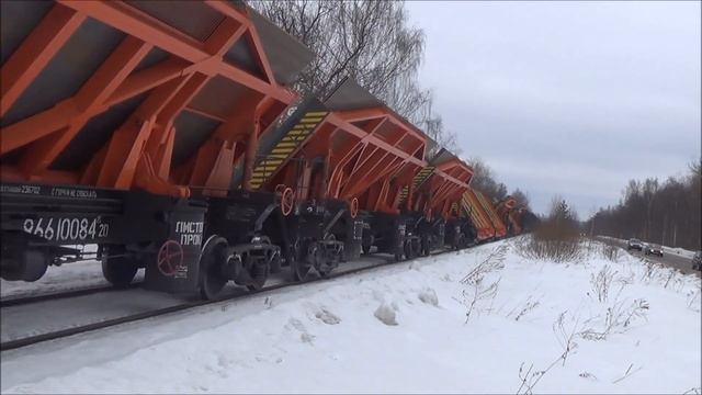 Тепловозы ТЭМ2-3347, 2ТЭ10В-4457, ТЭМ2-1369 с грузовым поездом смотреть онлайн