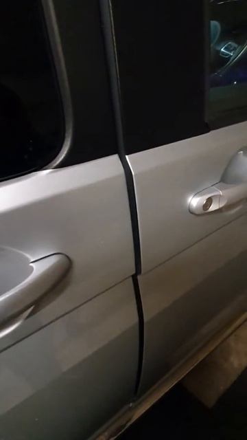 Volkswagen T5 T5.1T6 soft close front doors. Установлен доводчик передних дверей.