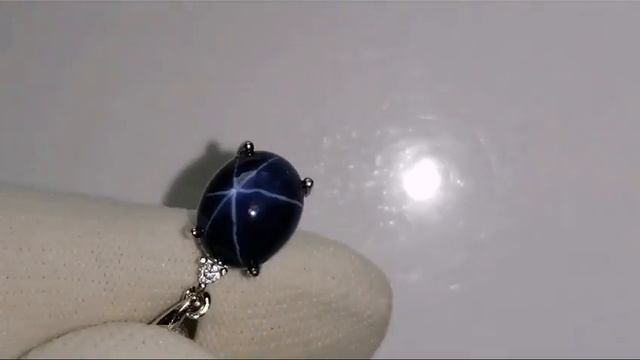 Серебряное колье с синим звездчатым сапфиром 2,8 карат смотреть онлайн