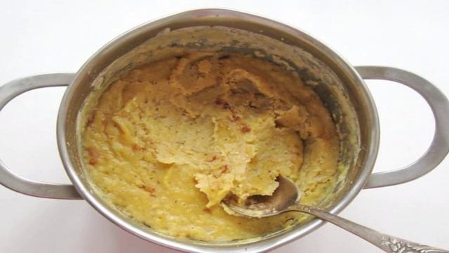 Жареные пирожки с красной чечевицей