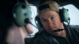 Особо опасный пассажир — Русский трейлер (фильм 2025) / Flight Risk