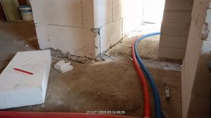 Начинаем кладку первый ряд газоблоком