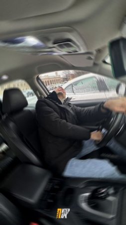 Когда повернул "не туда"... но пассажиры это точно запомнят 😅