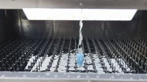 Работа переливного клапана в гидропонном ящике