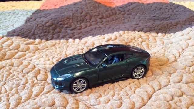 The Jaguar F-Type смотреть онлайн