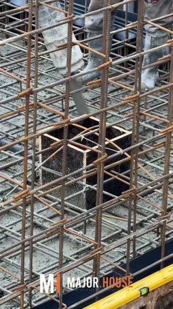Заливка бетона с применением технологии обогрева на одном из наших объектов.
