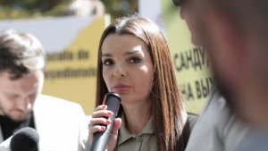 Парламент Гагаузии требует провести международное расследование незаконного задержания Евгении Гуцул