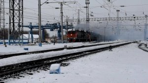 Тепловозы 2ТЭ10М-3073 с СДПМ-2699 и 2ТЭ10У-0464 и 2ТЭ10М-2618 отправление двойной тяги. Звук 10Д100