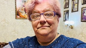 26.03.25 - Подарок от Оли // Пошел по рукам дедуля // Покрасилась // Примерка джемпера