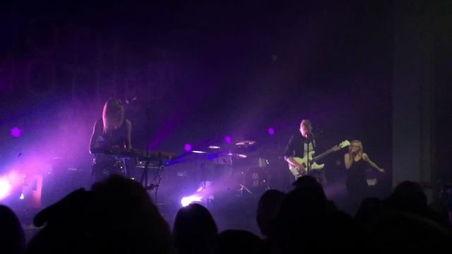 Video Games - Mother Mother (Lana Del Rey cover) смотреть онлайн