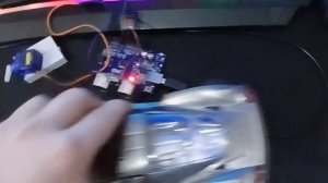 Умный шлагбаум из ультразвукового датчика и сервопривода #arduino #ardu #ардуино #arduino_uno