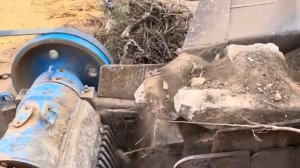 Строительство, дробление щебёнки