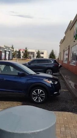 Возле ресторана Мандарин. (Не к столу будет сказанно).