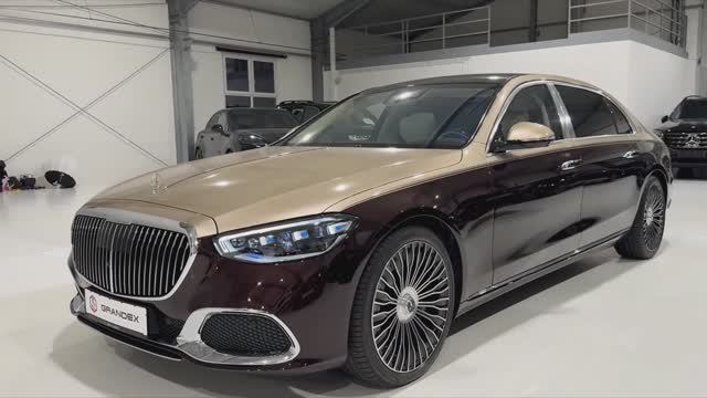 Mercedes Maybach S580 в красно-золотом цвете: в таком автомобиле ездят президенты и элиты общества смотреть онлайн