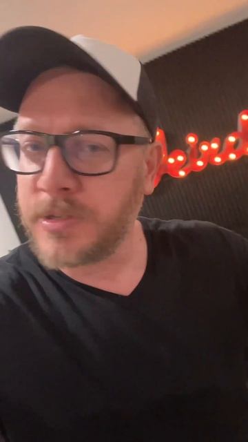 Expend4bles Out of the Theater Reaction смотреть онлайн