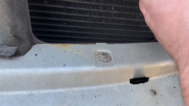 Замена короткой части тросика замка капота Jetta V смотреть онлайн