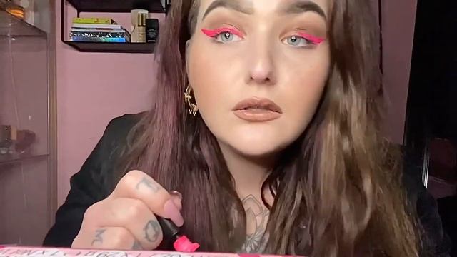Neon Eyeliner 💗 смотреть онлайн