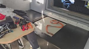 Установили резервную емкость для воды на 180 л, по принципу сообщающихся сосудов, в автодом Урал.