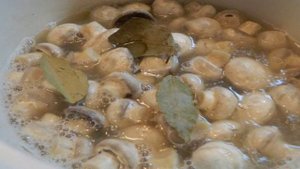 Маринованные шампиньоны с луком