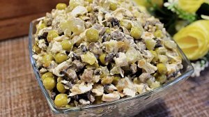 КАК ПРИГОТОВИТЬ салат с грибами, курицей и маринованными огурцами: очень вкусный и нежный.