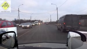 Перестроения в плотном городском потоке, как правильно и быстро перестроиться.