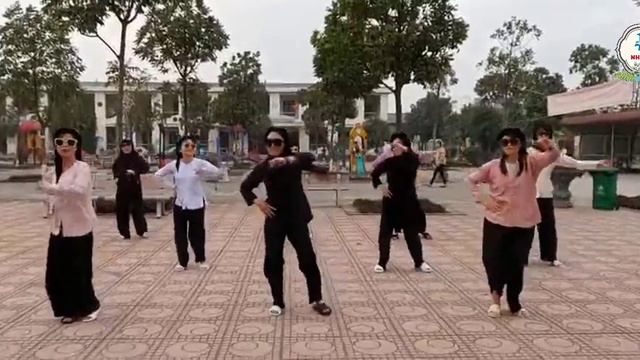 Dân vũ: Bà già Modern talking - Cheri Cheri Lady (Vui 8/3/2021) смотреть онлайн