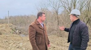 В Днепрорудном строительство канализационного коллектора находится на завершающем этапе.