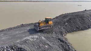 Строительство, дорога на озере