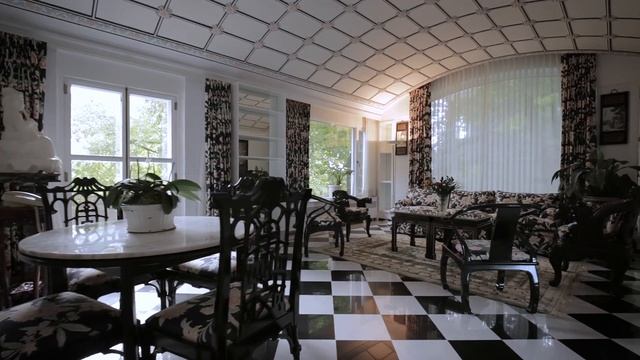 The Premiere Timmins Estate in Westmount, Canada смотреть онлайн