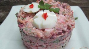 Салат с рыбой горячего копчения