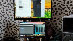 DL Audio Gryphon Pro 10 V.3 VS Eighteen Sound 18lw2600-8 запись на хороший микрофон