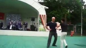 СТИЛЯГИ танцуют.