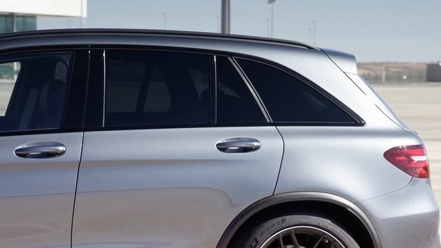 Mercedes-AMG GLC 63 S 4Matic+ смотреть онлайн