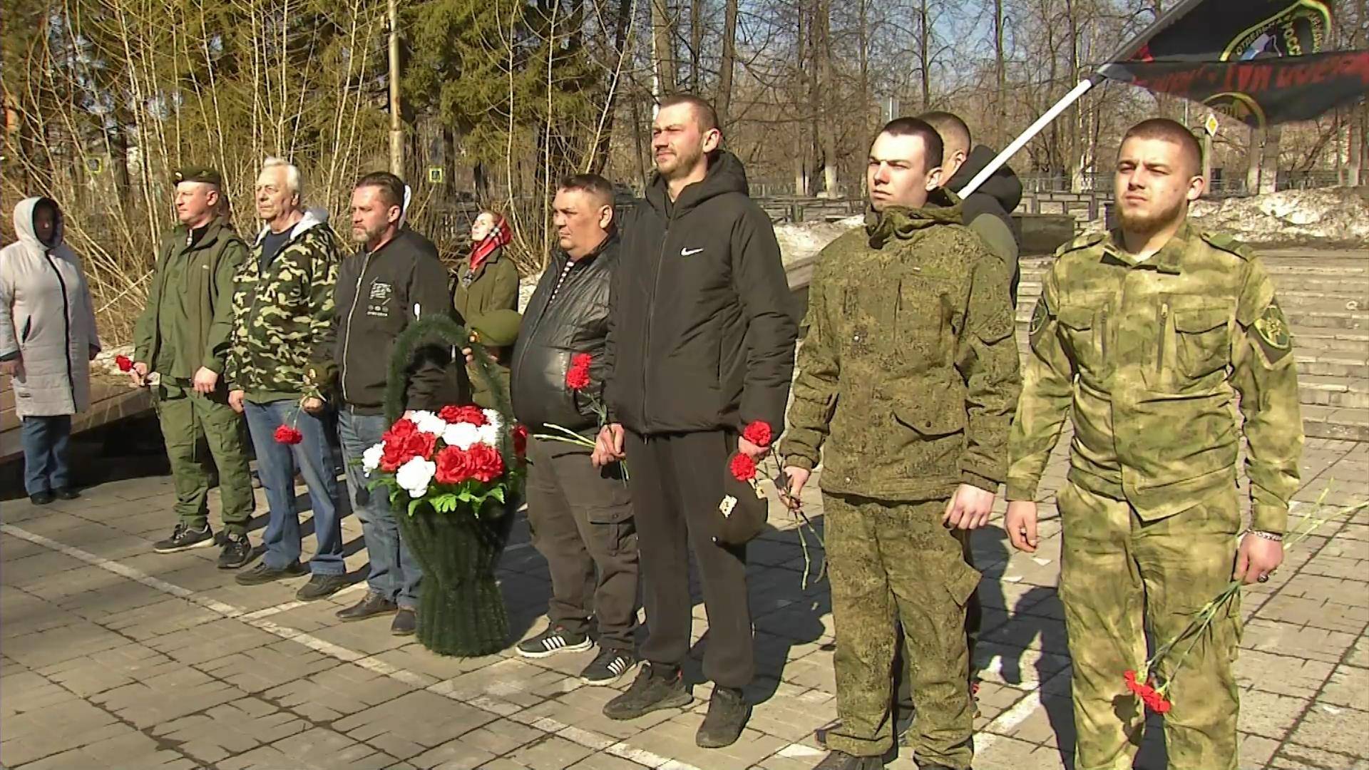 День национальной гвардии отметили сегодня в Серове у мемориала «Вечный огонь»