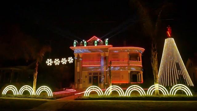 2017 Star Wars Christmas Light Show - A Dubstep EDM Cover of Darth Vader’s Imperial March