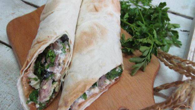 Фаршированный лаваш оливковой начинкой с языком