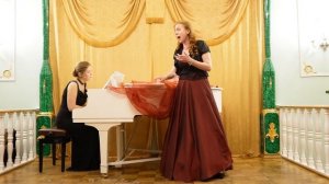 Светлана Полянская исполняет арию Клеопатры "Piangero la sorte mia".  Фортепиано — Валентина Кемниц