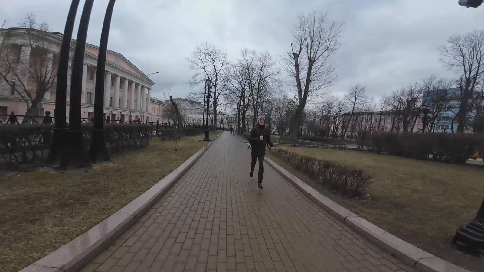 Ежедневная беговая тренировка в Москве || Подготовка к Казанскому марафону 2025 :)
