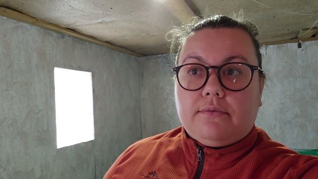 Несем потери Хайбрид Конвертер. Уборка птичника идет полным ходом.