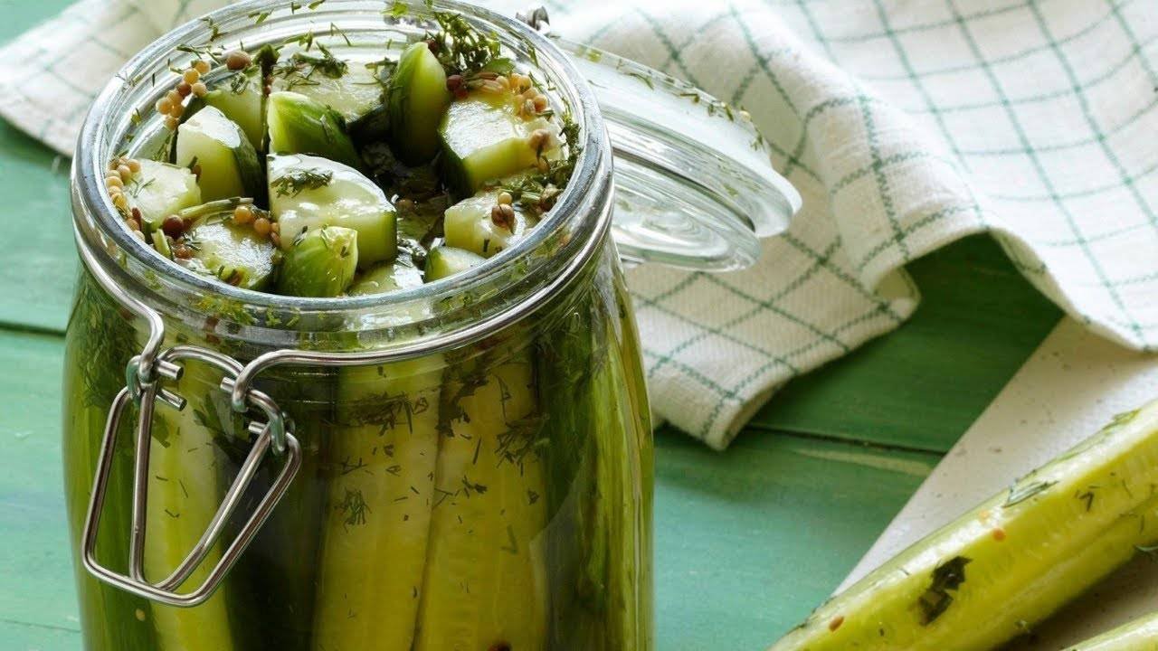 Маринованные огурцы по-болгарски: Секрет хрустящего и ароматного лакомства!