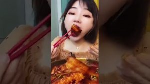 КИТАЙЦЫ ЕДЯТ НА КАМЕРУ / АСМР ЕДА /ЕДЯТ НА КАМЕРУ!!!!