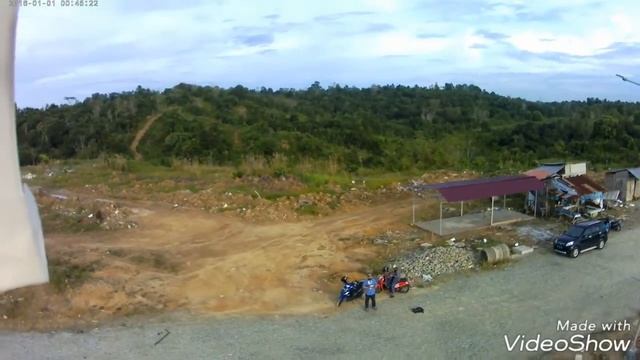 Nerbangin Drone Syma X8 SW Pakai Action cam BCare X3 4K Sony sensor. смотреть онлайн