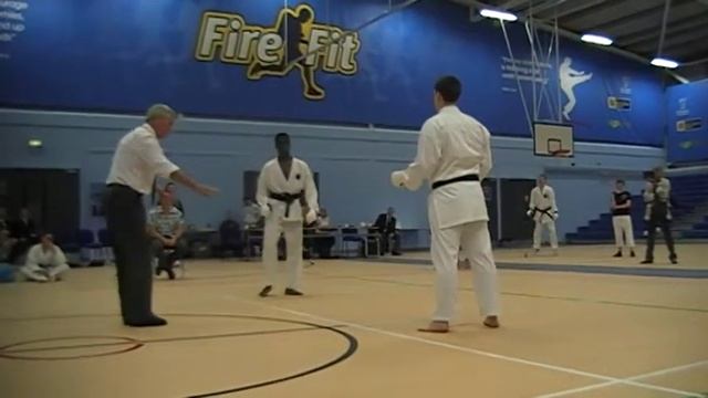 Robert Crowney Winning 16-17 yrs Kumite Final смотреть онлайн