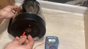 Проверка электрочайник Econ ECO-1825KE мультиметром мегеон 12300