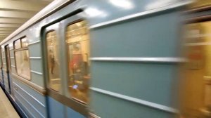 Поезд Еж отправляется со станции Рязанский проспект