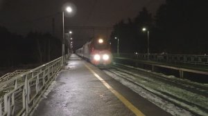 Электровоз ЭП2К-364 (ТЧЭ-6) со скорым поездом №131Г/132Г Ижевск - Санкт-Петербург.