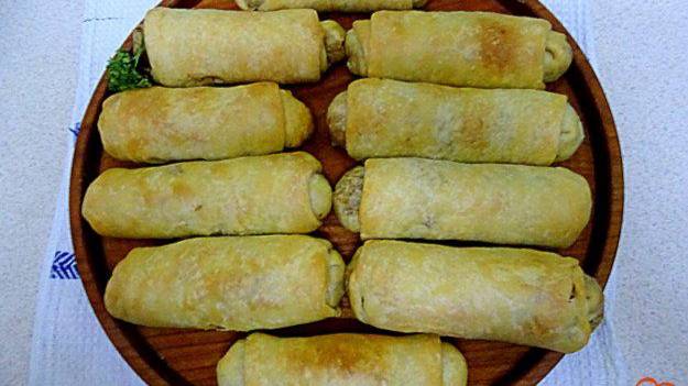 Постные слоёные пирожки с капустой