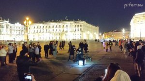 🇨🇳 Китаец требует 🥟ПЕЛЬМЕНЬ! в Питере на Дворцовой площади