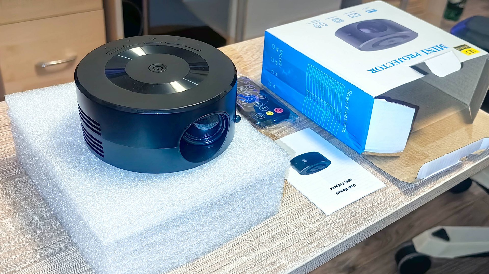 YT200 Портативный Проектор смотреть онлайн