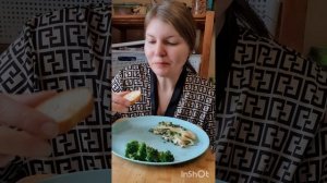ЗАВТРАК. Яичница с фасолью, горошком и брокколи